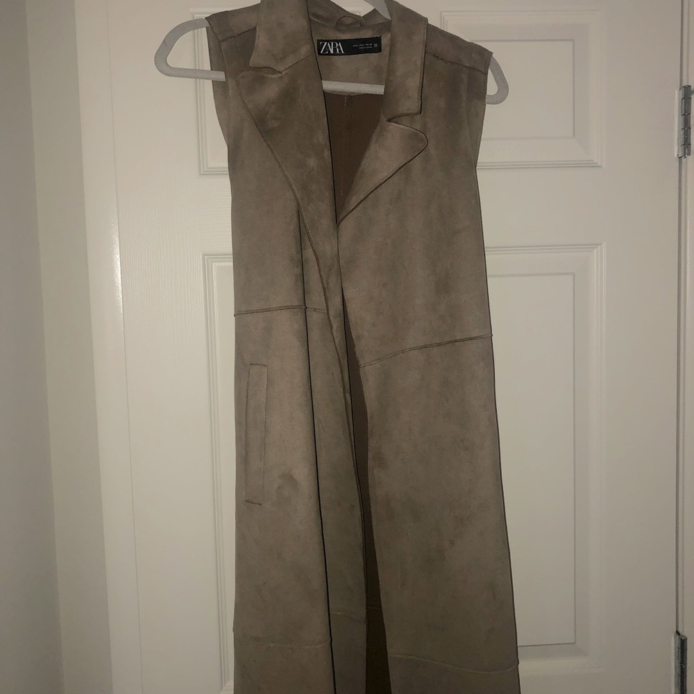 Sleeveless suede cardigan